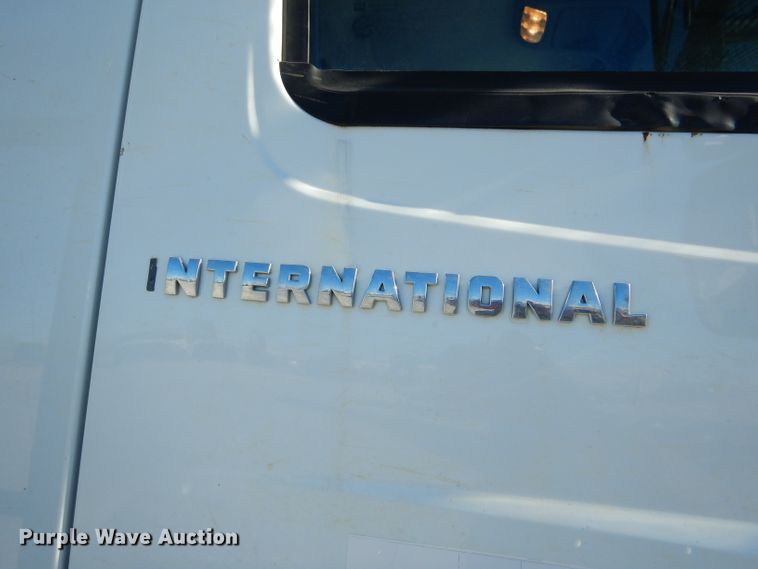 image for item GB9617 2005 International 4300 bucket truck