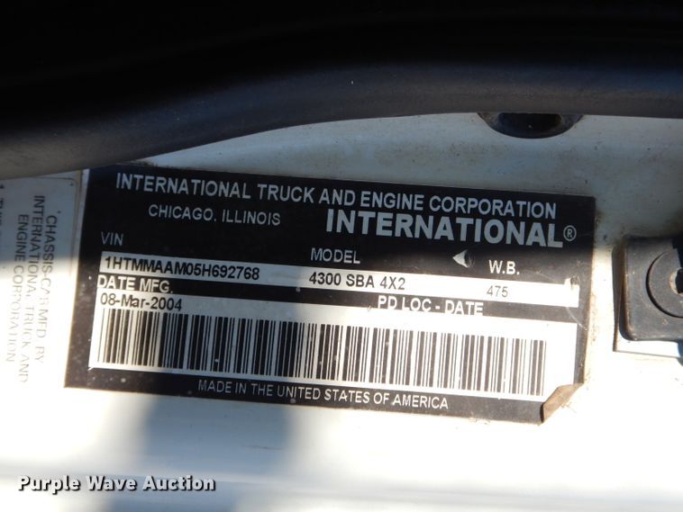 image for item GB9617 2005 International 4300 bucket truck