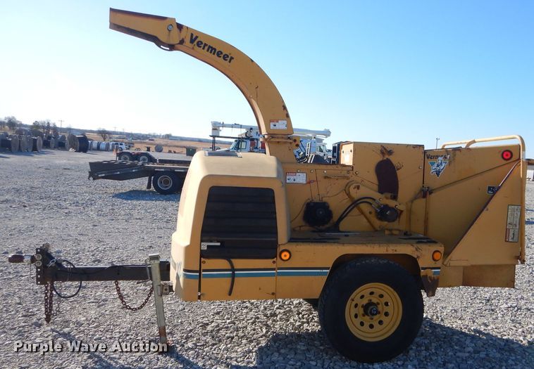 image for item GB9618 2004 Vermeer BC1000XL wood chipper