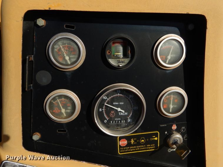 image for item GB9618 2004 Vermeer BC1000XL wood chipper