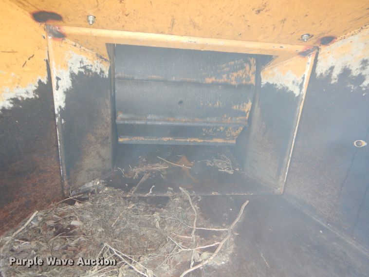 image for item GB9618 2004 Vermeer BC1000XL wood chipper