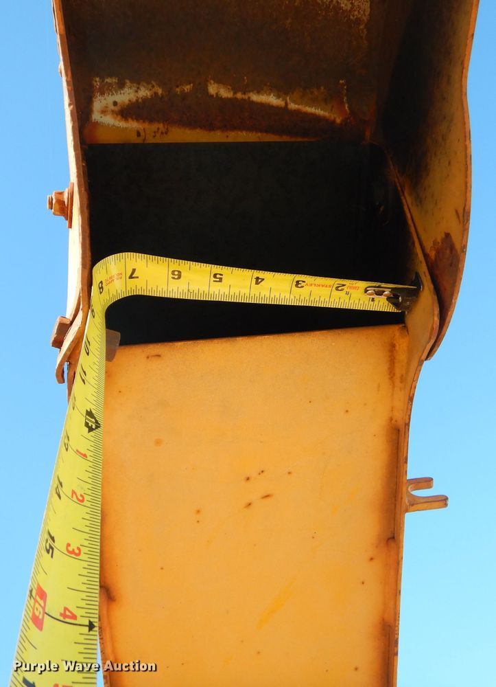 image for item GB9618 2004 Vermeer BC1000XL wood chipper