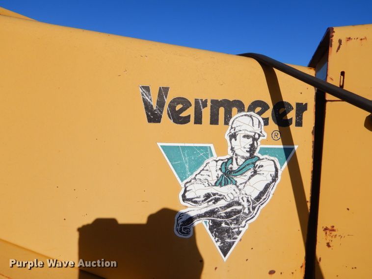 image for item GB9618 2004 Vermeer BC1000XL wood chipper