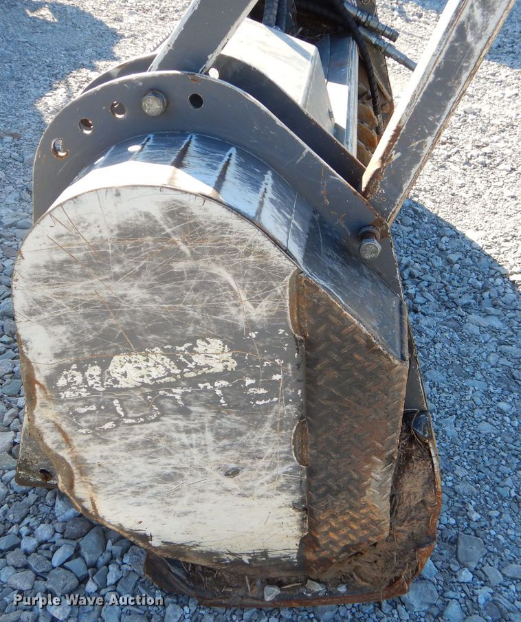 image for item GB9620 Loftness G3 71CCHS933J1 skid steer mulching head