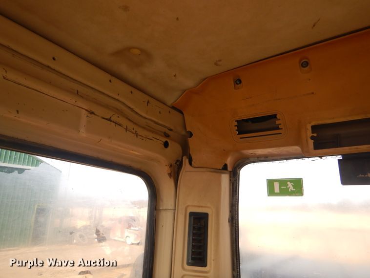 image for item GB9701 1998 Caterpillar 320B L excavator