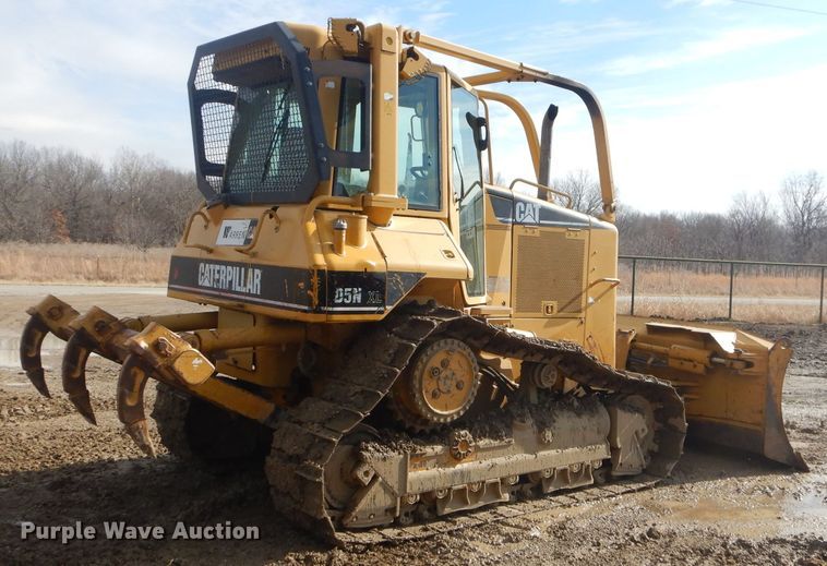 image for item GB9702 2004 Caterpillar D5N XL dozer