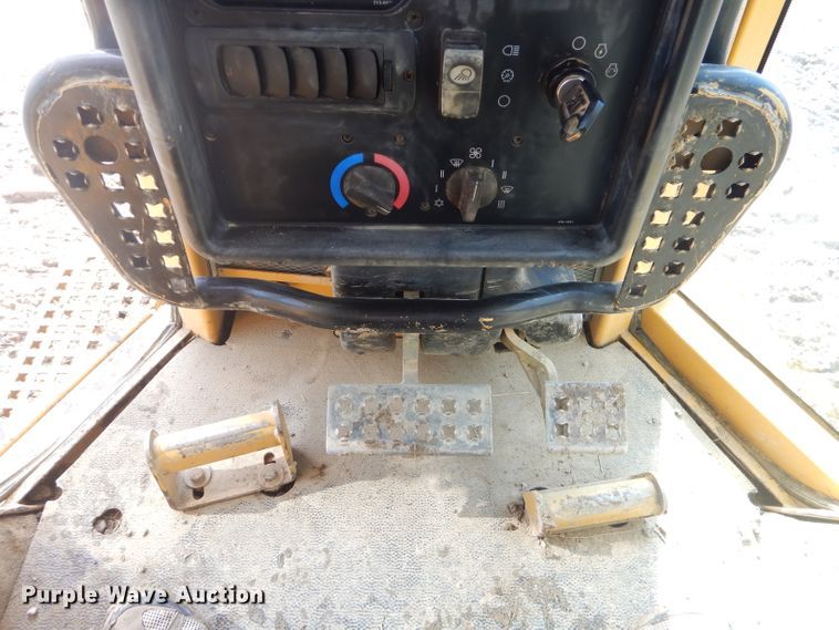 image for item GB9702 2004 Caterpillar D5N XL dozer