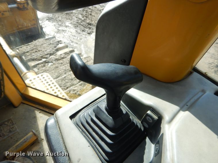 image for item GB9702 2004 Caterpillar D5N XL dozer