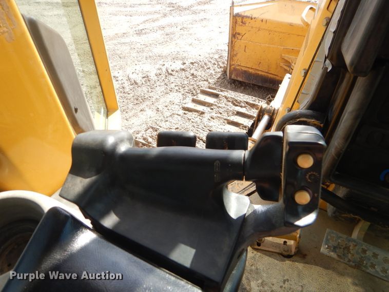 image for item GB9702 2004 Caterpillar D5N XL dozer