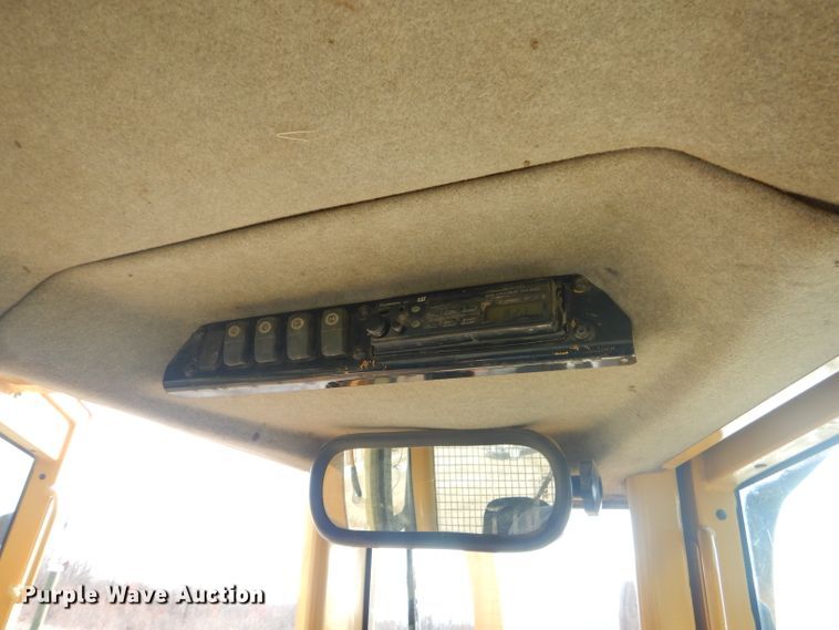 image for item GB9702 2004 Caterpillar D5N XL dozer