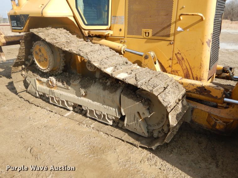 image for item GB9702 2004 Caterpillar D5N XL dozer