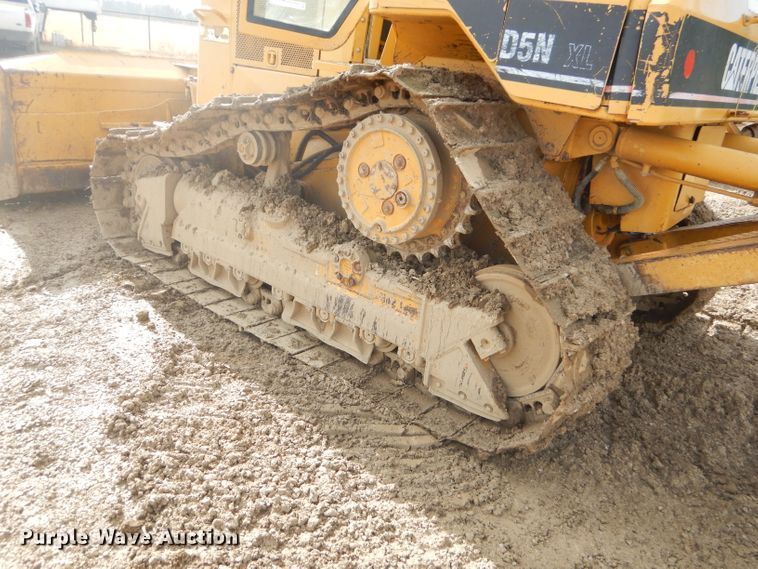 image for item GB9702 2004 Caterpillar D5N XL dozer