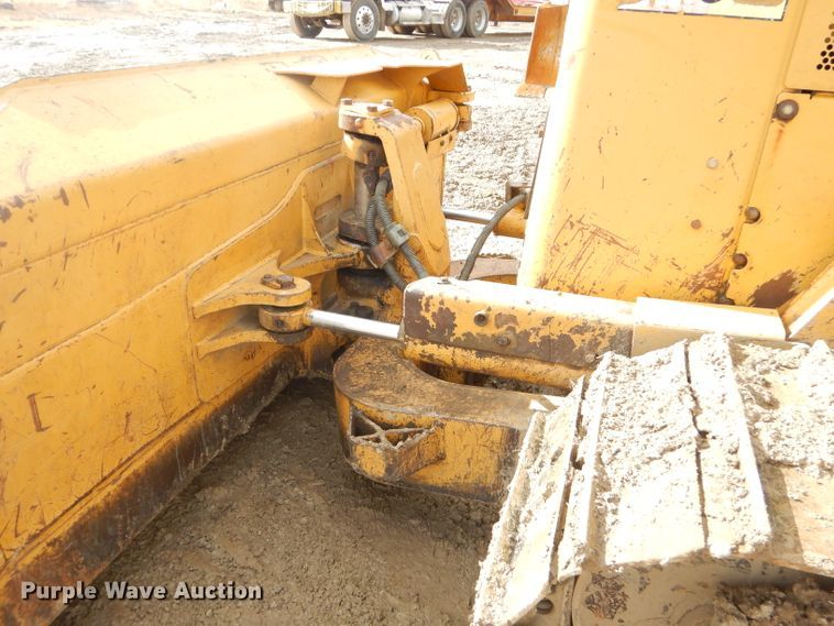 image for item GB9702 2004 Caterpillar D5N XL dozer