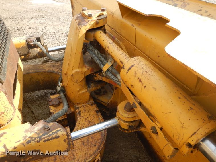 image for item GB9702 2004 Caterpillar D5N XL dozer