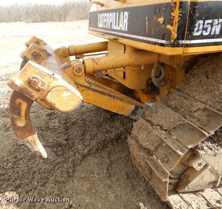 image for item GB9702 2004 Caterpillar D5N XL dozer