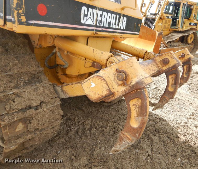 image for item GB9702 2004 Caterpillar D5N XL dozer