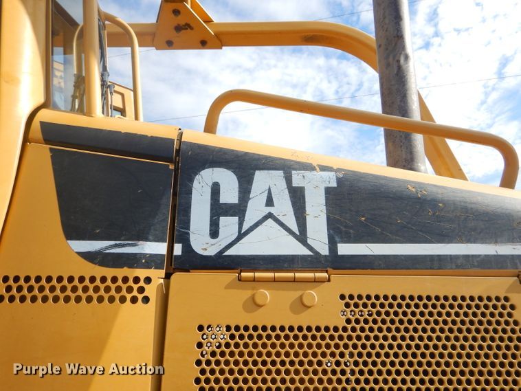 image for item GB9702 2004 Caterpillar D5N XL dozer