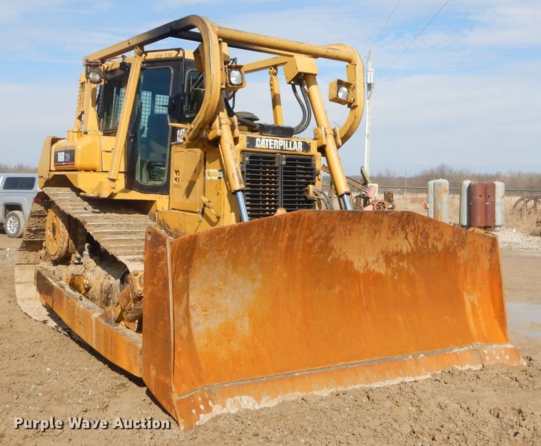 image for item GB9703 2005 Caterpillar D6R XW Series II dozer