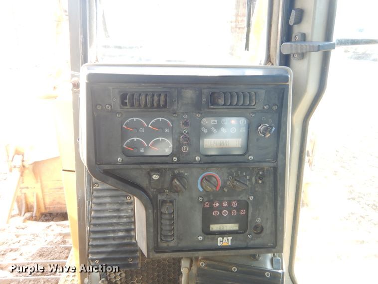 image for item GB9703 2005 Caterpillar D6R XW Series II dozer