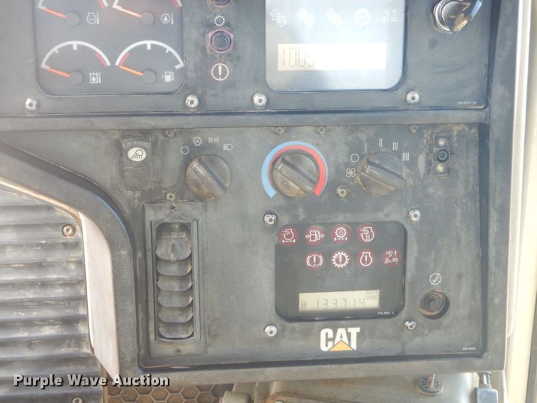 image for item GB9703 2005 Caterpillar D6R XW Series II dozer