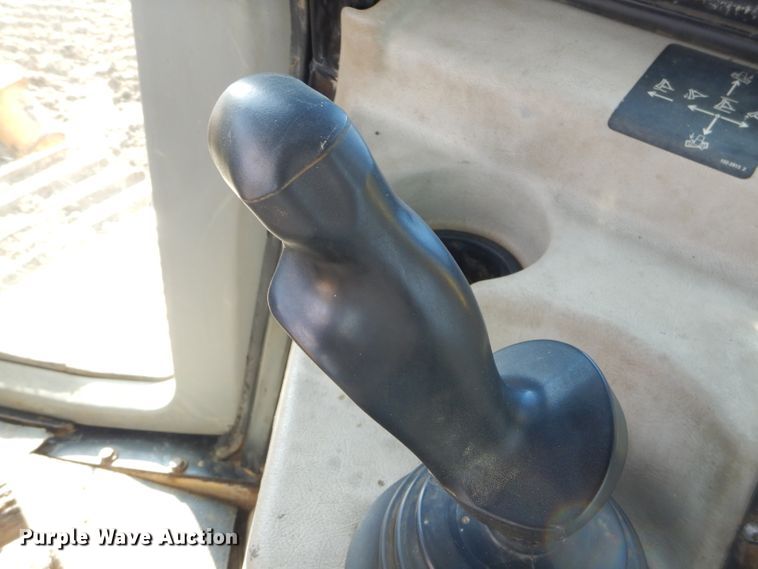 image for item GB9703 2005 Caterpillar D6R XW Series II dozer