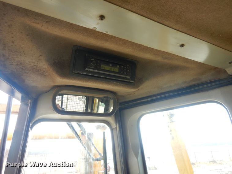 image for item GB9703 2005 Caterpillar D6R XW Series II dozer