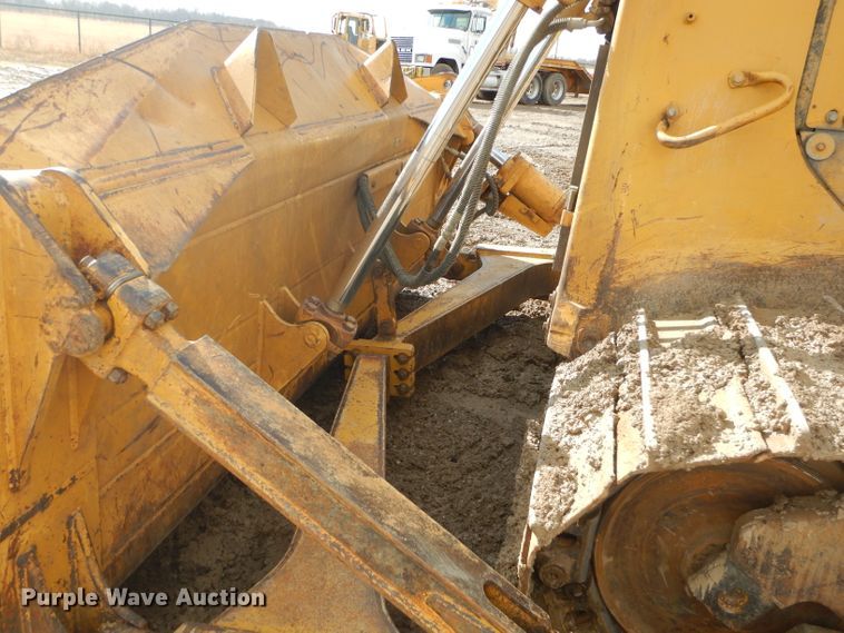 image for item GB9703 2005 Caterpillar D6R XW Series II dozer
