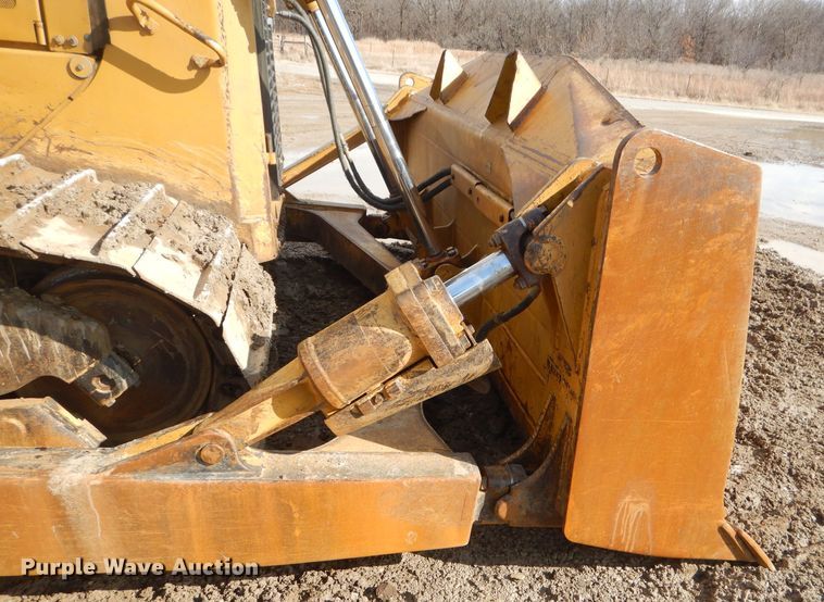 image for item GB9703 2005 Caterpillar D6R XW Series II dozer