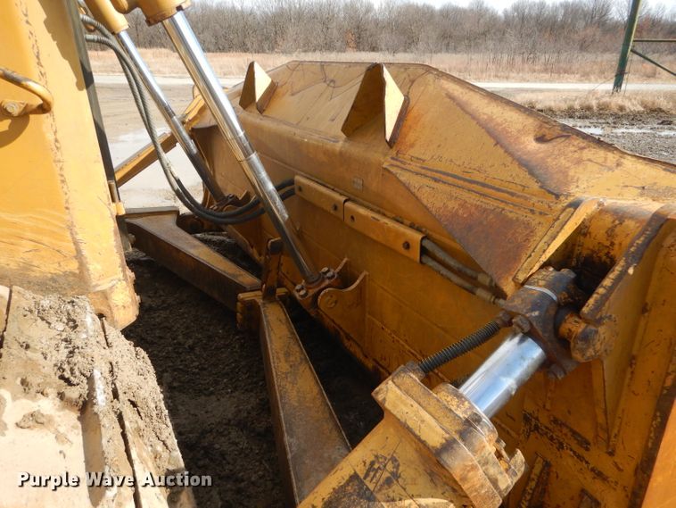 image for item GB9703 2005 Caterpillar D6R XW Series II dozer