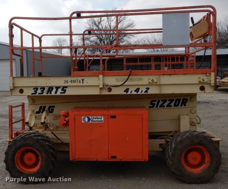 image for item GC9481 JLG 33RTS scissor lift