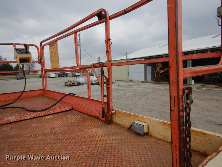 image for item GC9481 JLG 33RTS scissor lift