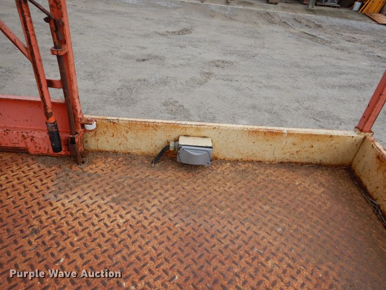 image for item GC9481 JLG 33RTS scissor lift