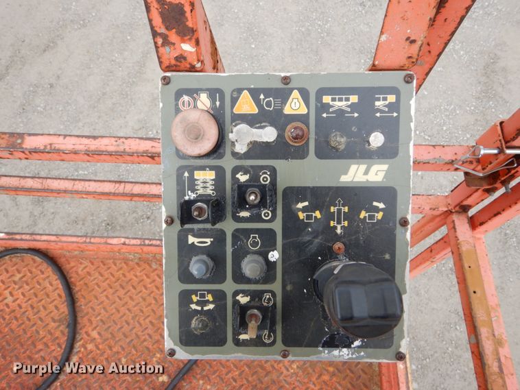 image for item GC9481 JLG 33RTS scissor lift