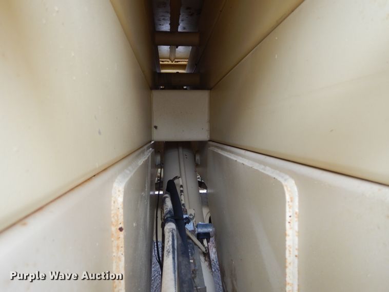 image for item GC9481 JLG 33RTS scissor lift