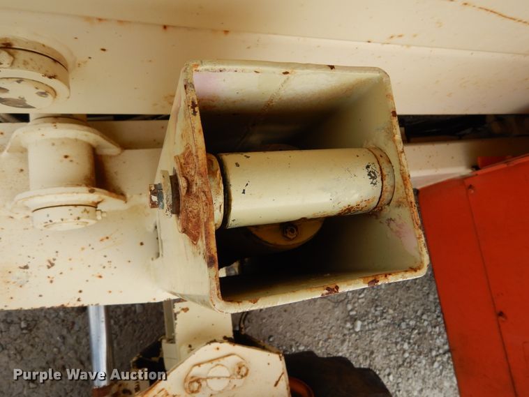 image for item GC9481 JLG 33RTS scissor lift