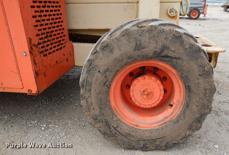 image for item GC9481 JLG 33RTS scissor lift