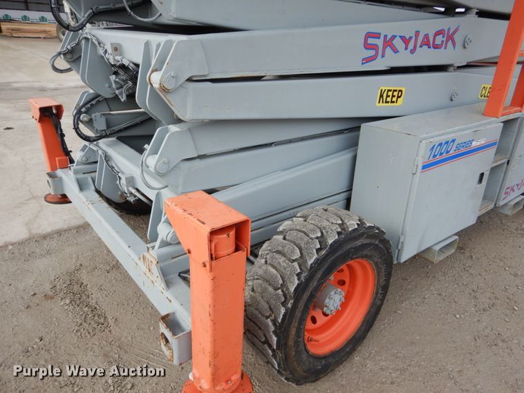 image for item GC9482 1998 Sky Jack SJ9250 1000 Series scissor lift