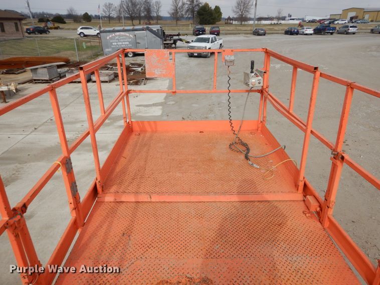 image for item GC9482 1998 Sky Jack SJ9250 1000 Series scissor lift