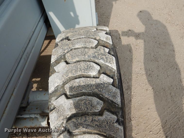 image for item GC9482 1998 Sky Jack SJ9250 1000 Series scissor lift