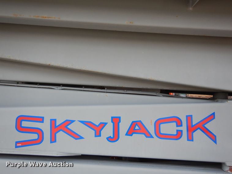 image for item GC9482 1998 Sky Jack SJ9250 1000 Series scissor lift