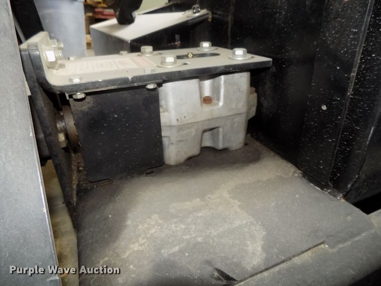 image for item H1252 Sheyene Tooling Black Max 600L skid steer snow blower