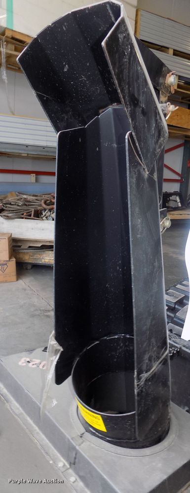 image for item H1252 Sheyene Tooling Black Max 600L skid steer snow blower