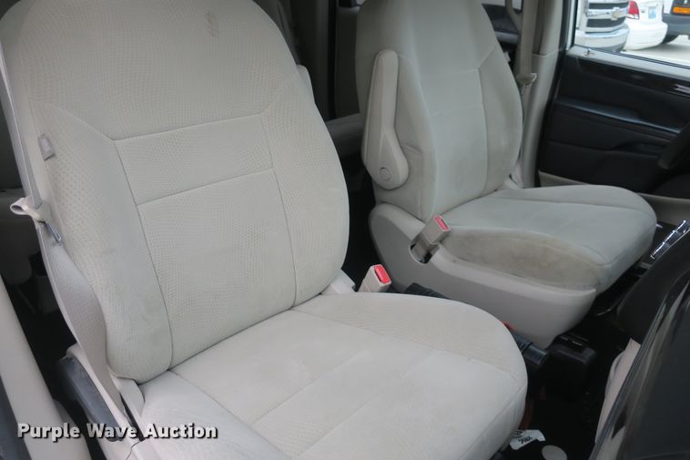 image for item DB10064 2012 Dodge Grand Caravan van