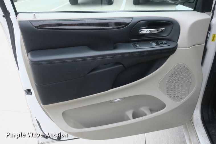 image for item DB10064 2012 Dodge Grand Caravan van