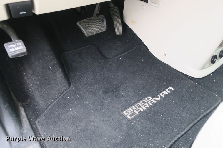 image for item DB10064 2012 Dodge Grand Caravan van