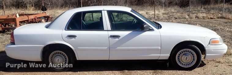 image for item DC3336 2001 Ford Crown Victoria Police Interceptor
