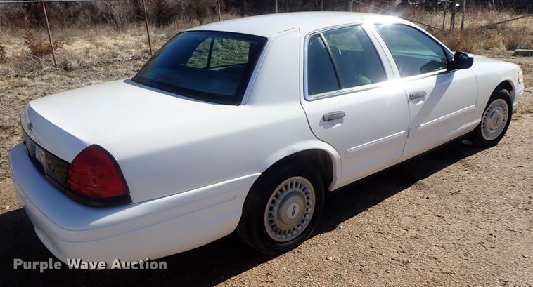 image for item DC3336 2001 Ford Crown Victoria Police Interceptor