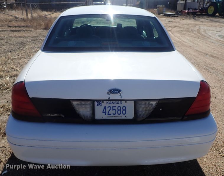 image for item DC3336 2001 Ford Crown Victoria Police Interceptor