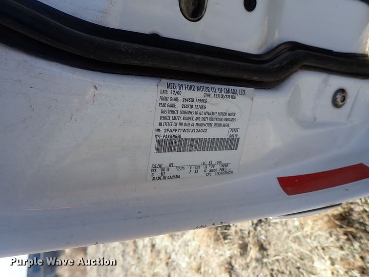 image for item DC3336 2001 Ford Crown Victoria Police Interceptor