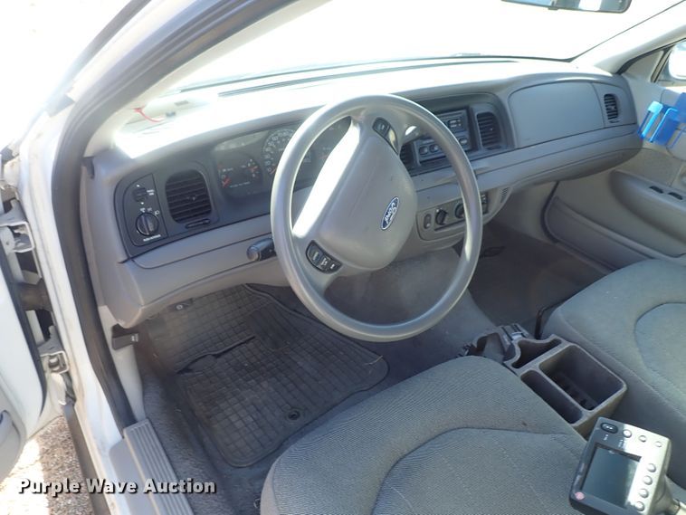 image for item DC3336 2001 Ford Crown Victoria Police Interceptor